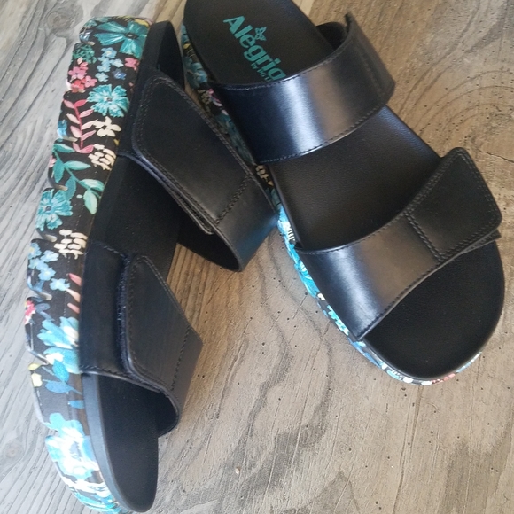SOLD!! Alegria Lena Adjustable Slides NIB